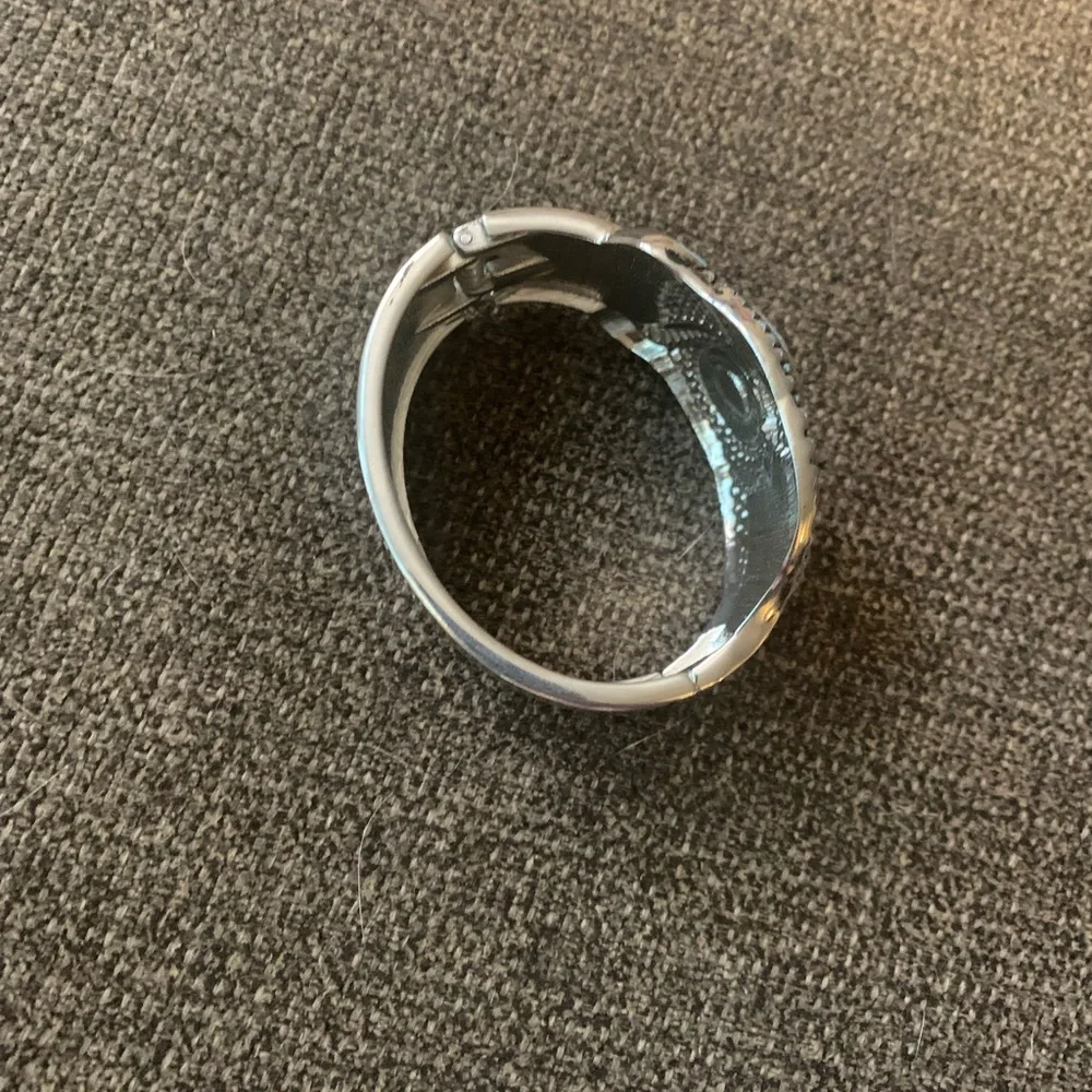 Retro Owl Cuff Bracelet with Closure - Picture 2 of 3